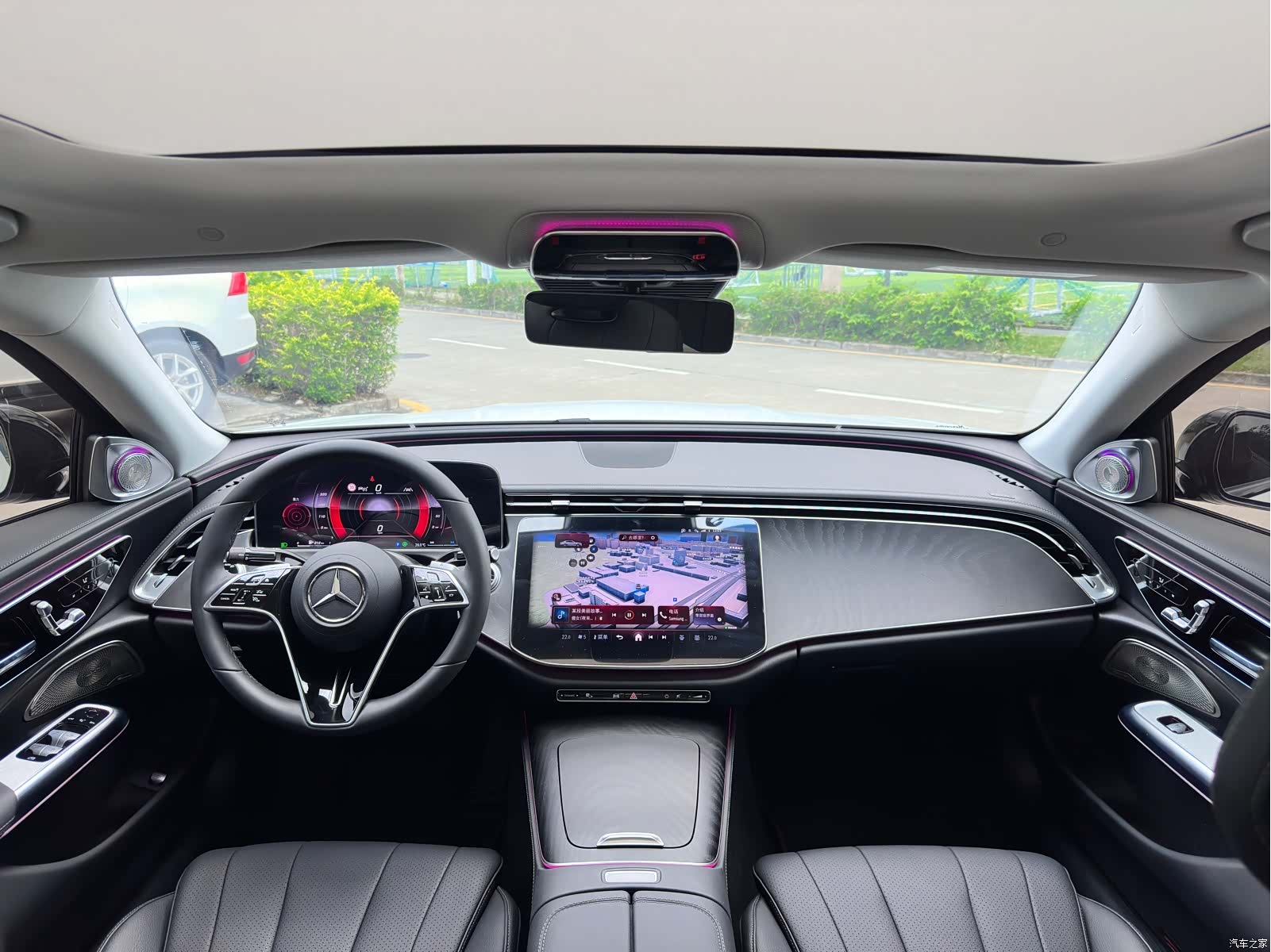 Mercedes-Benz E-Class, 2024 22