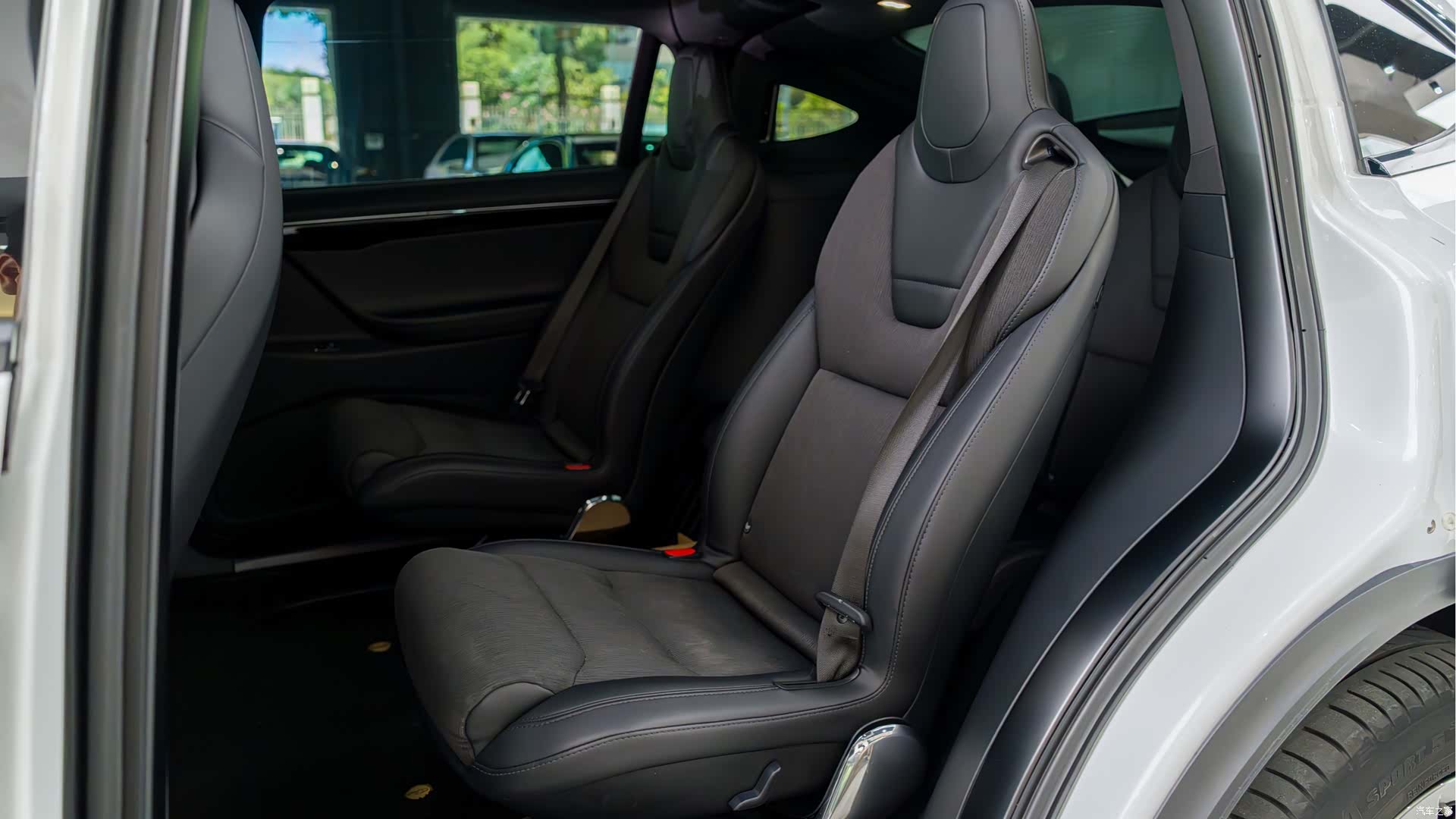 Tesla Model X, 2017 10