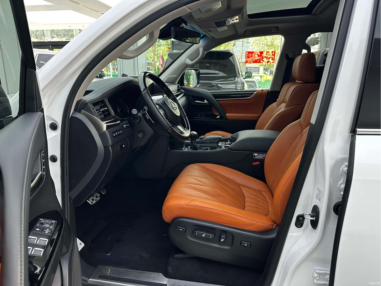 Lexus LX, 2020 4