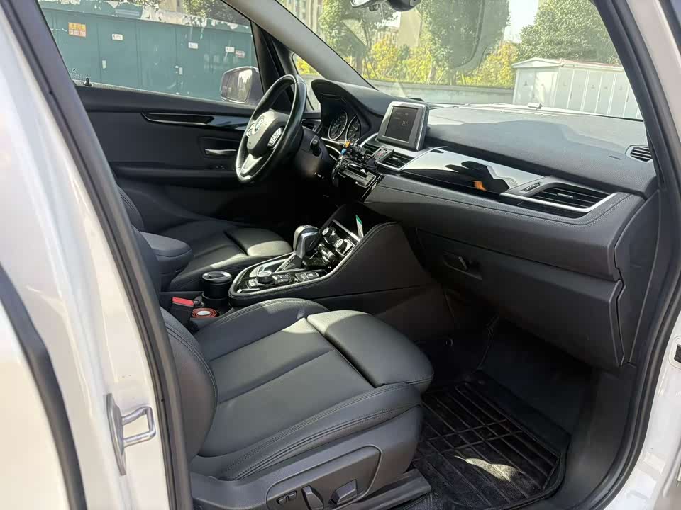 BMW 2 series station wagon