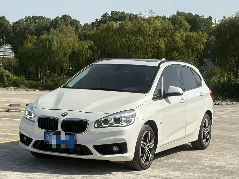 BMW 2 series station wagon