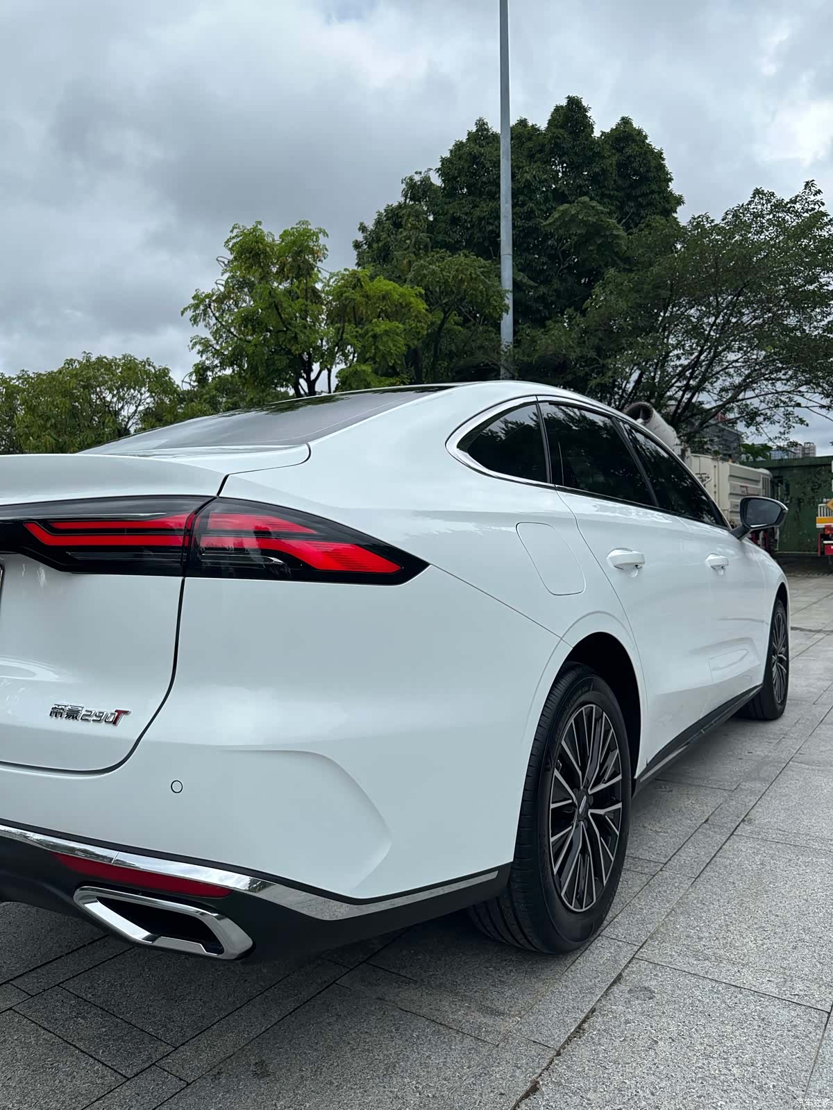 Geely Emgrand, 2026 8