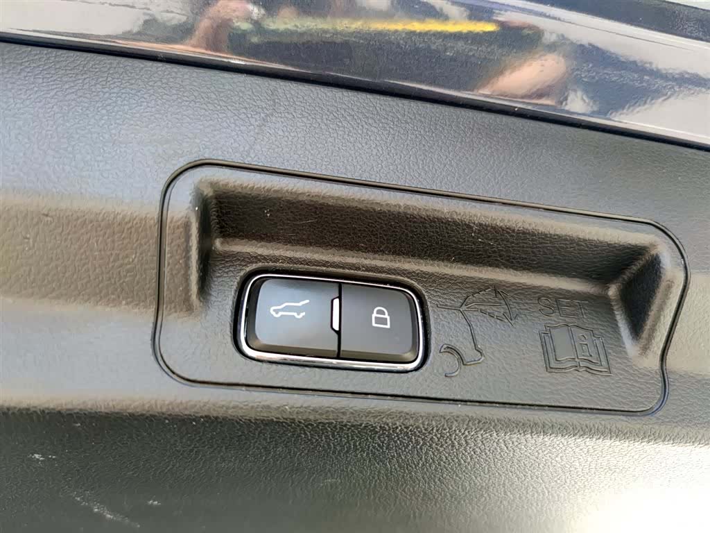 Ford Explorer, 2021 18