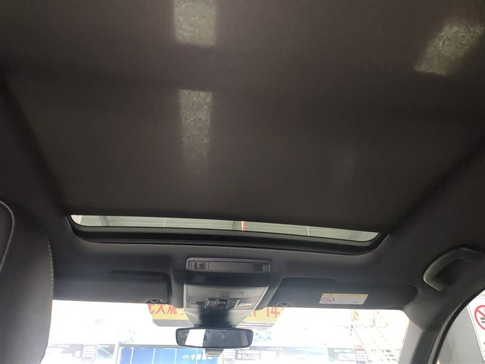 Volkswagen T-ROC exploring Songs