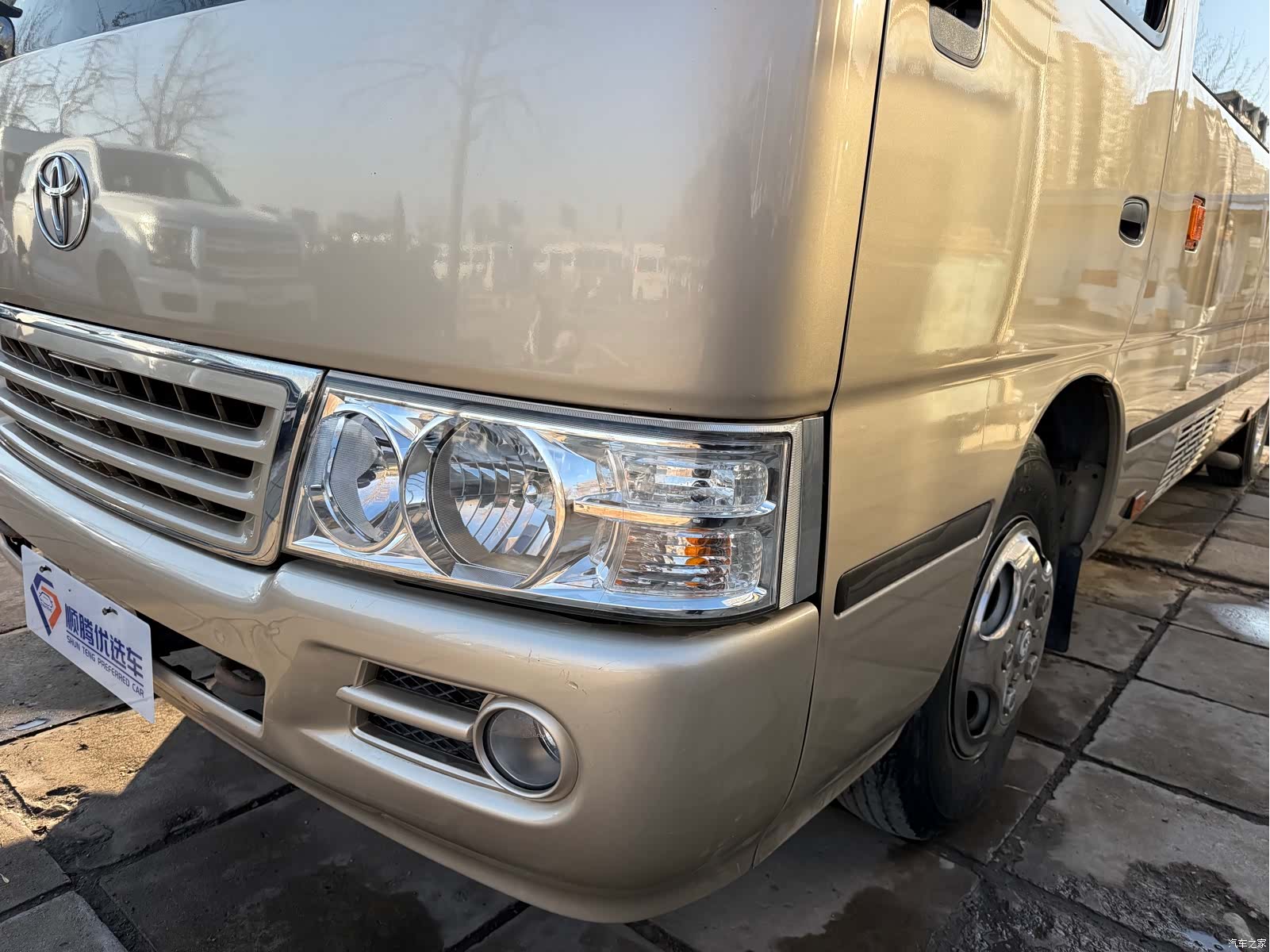 Toyota Coaster, 2012 все фото
