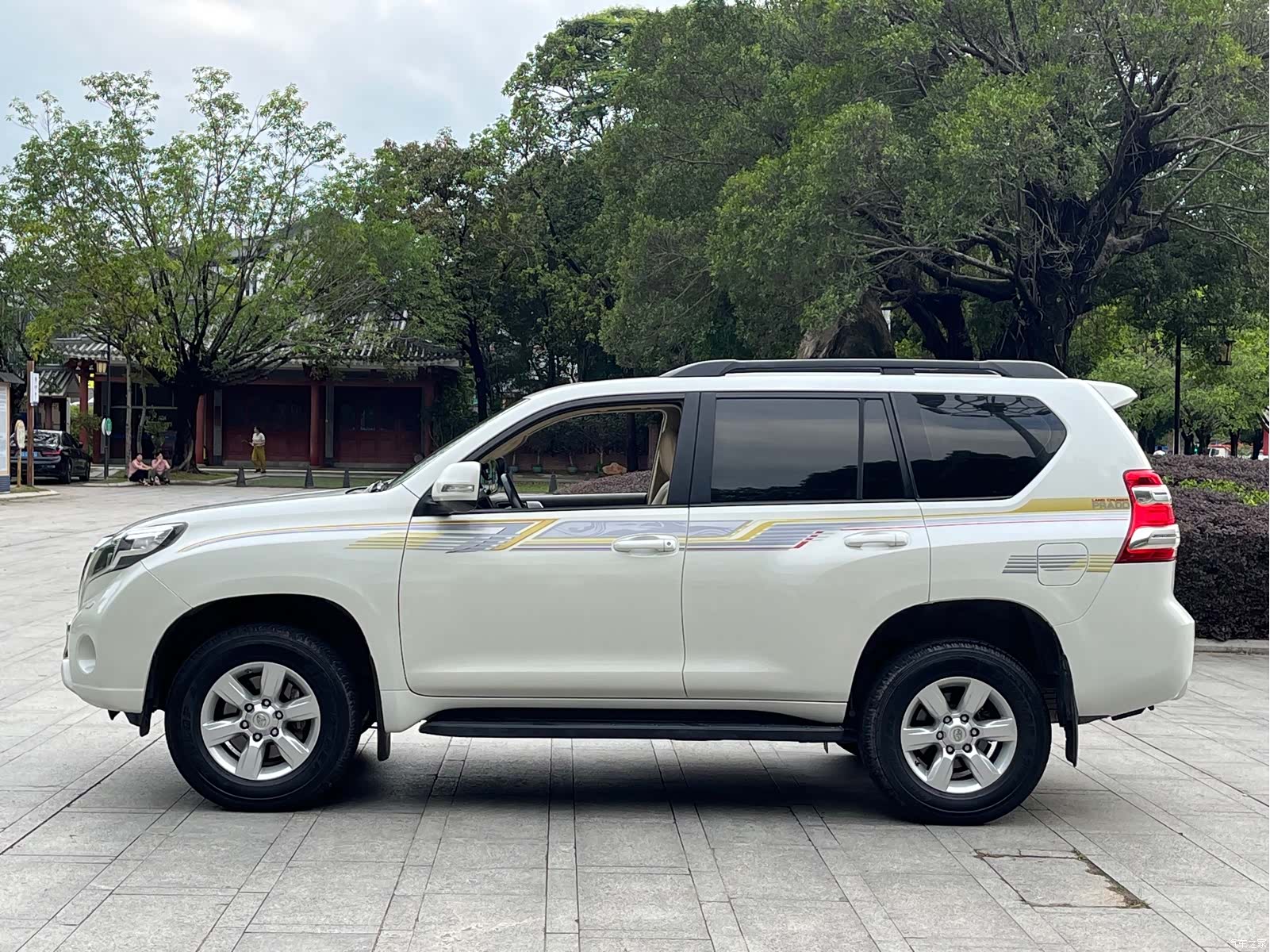 Toyota Prado, 2016 17