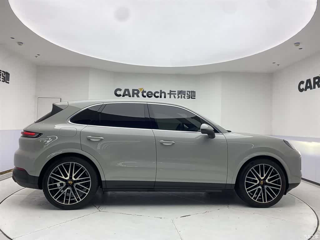 Porsche Cayenne, 2025 4
