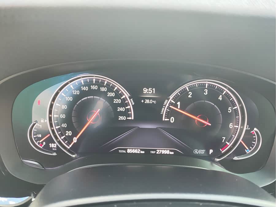 BMW 5 Series 2018, фото 10