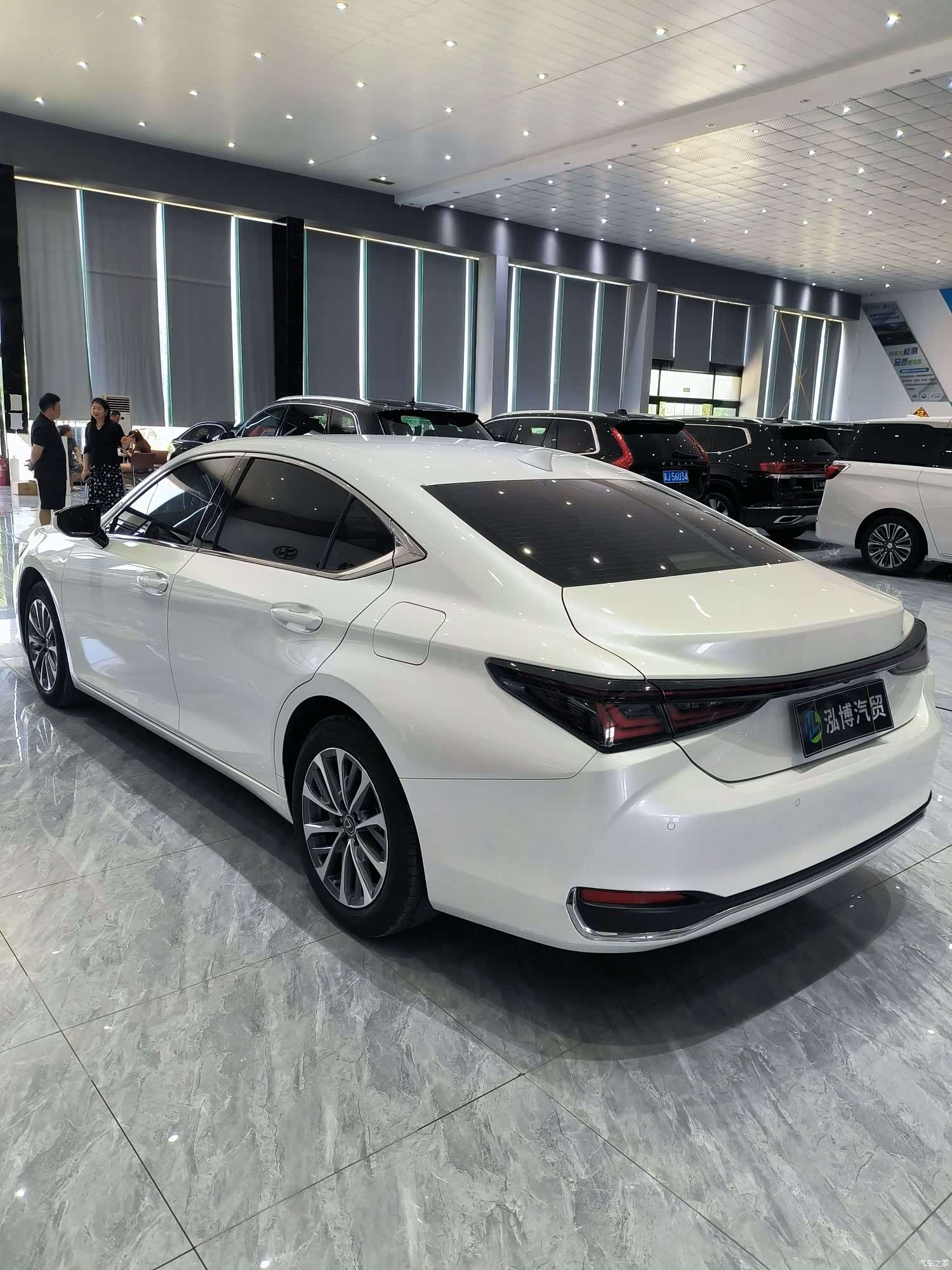 Lexus ES, 2025 14