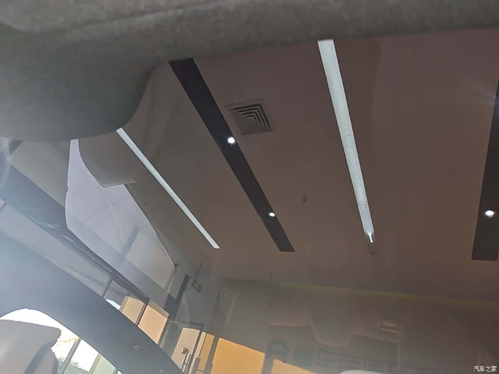 Xiaomi SU7, 2025 18