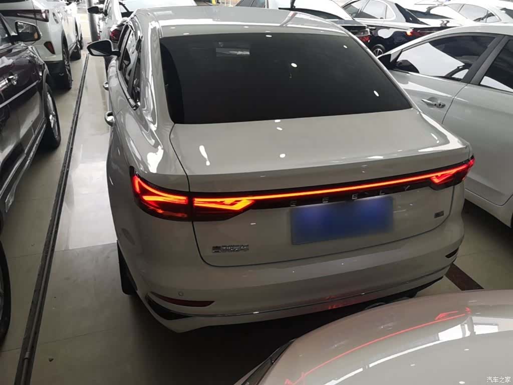 Geely Emgrand, 2022 6