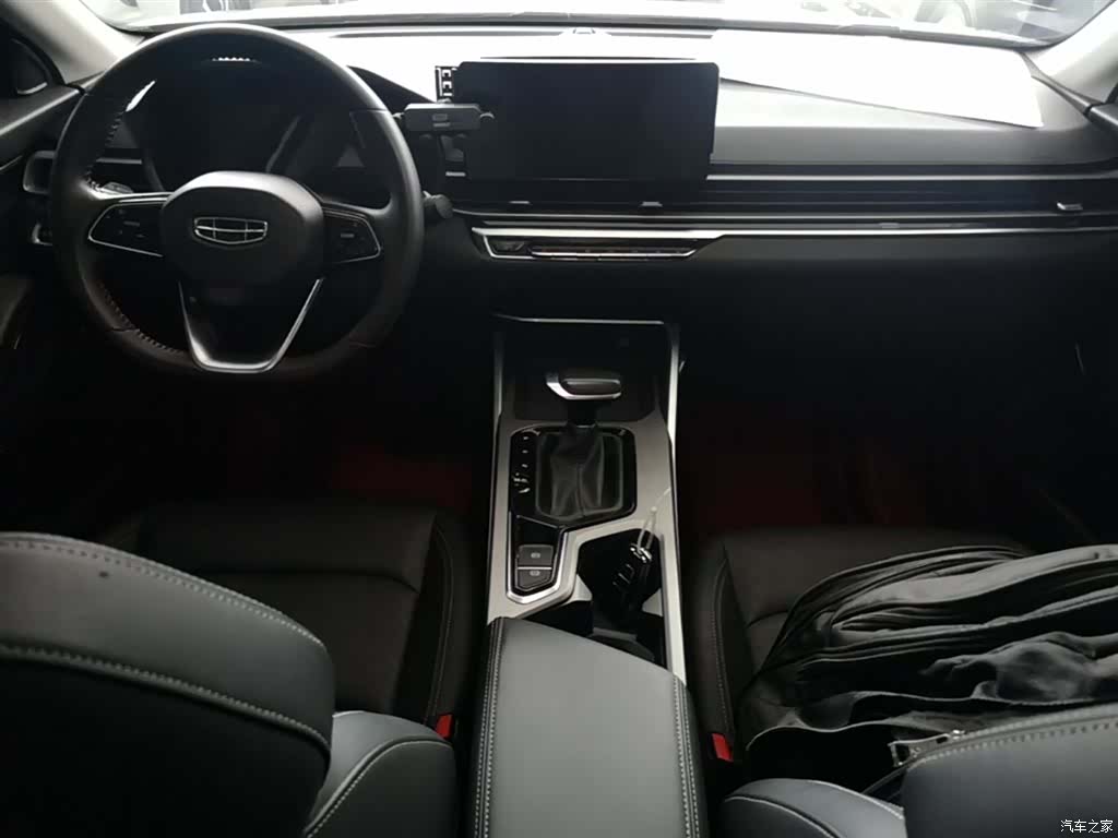 Geely Emgrand, 2022 10