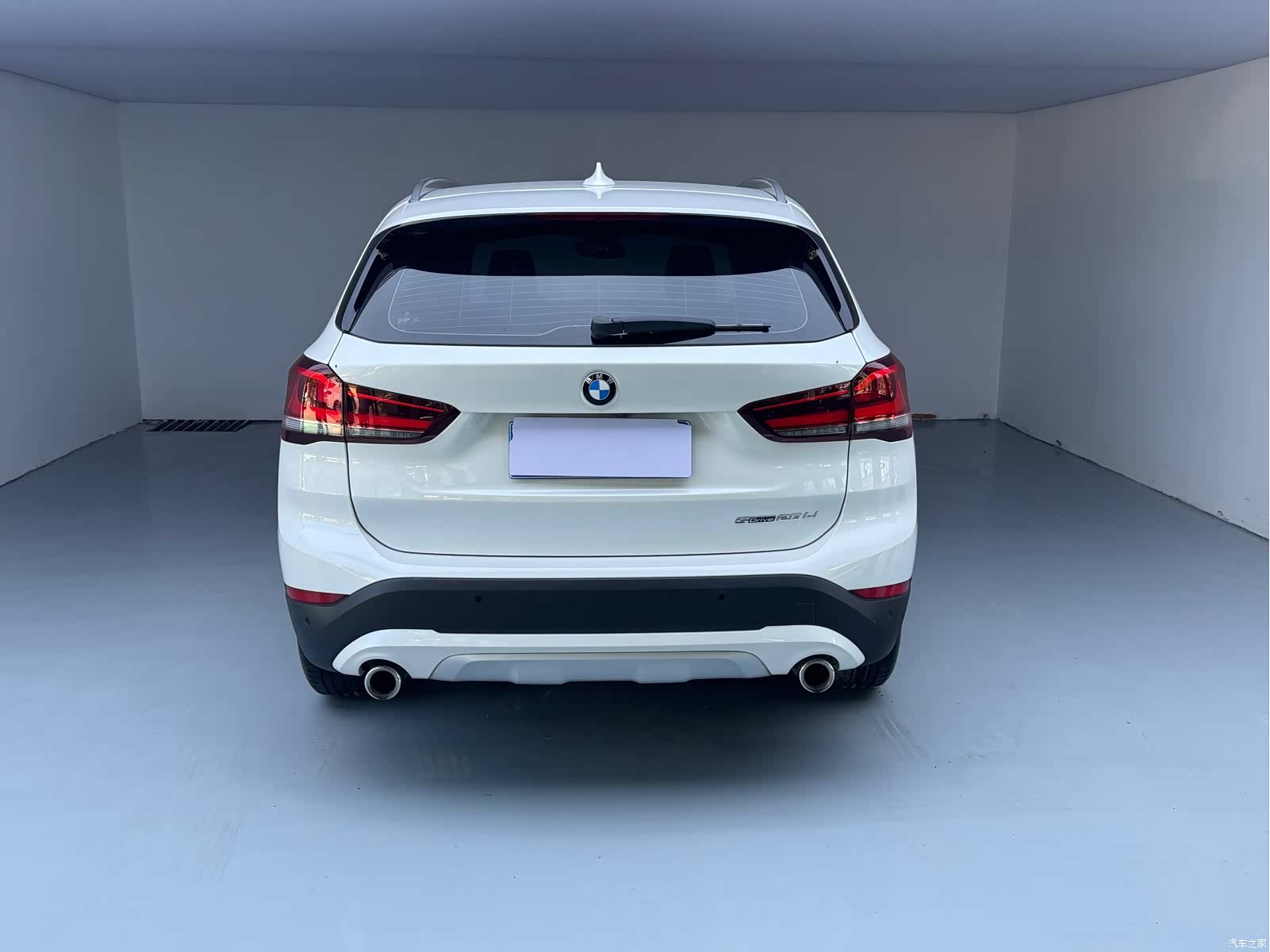BMW X1, 2022 все фото