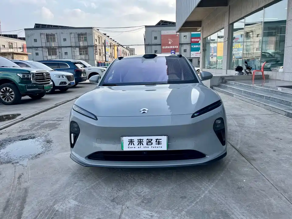 NIO ET5