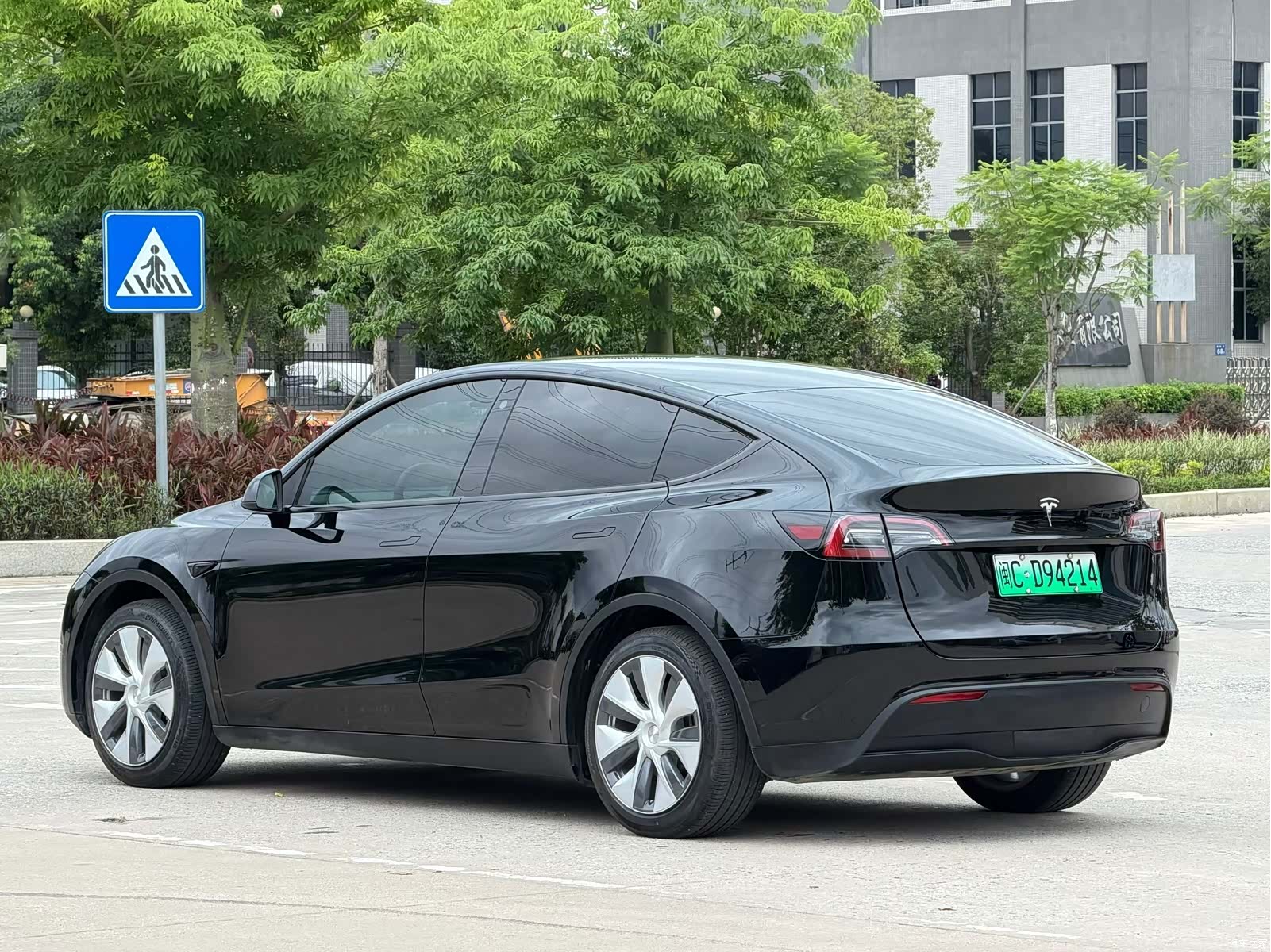 Tesla Model Y, 2023 7