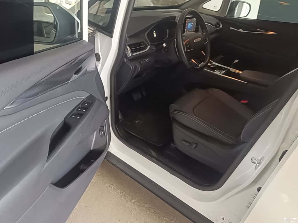 Maxus G50, 2025 16