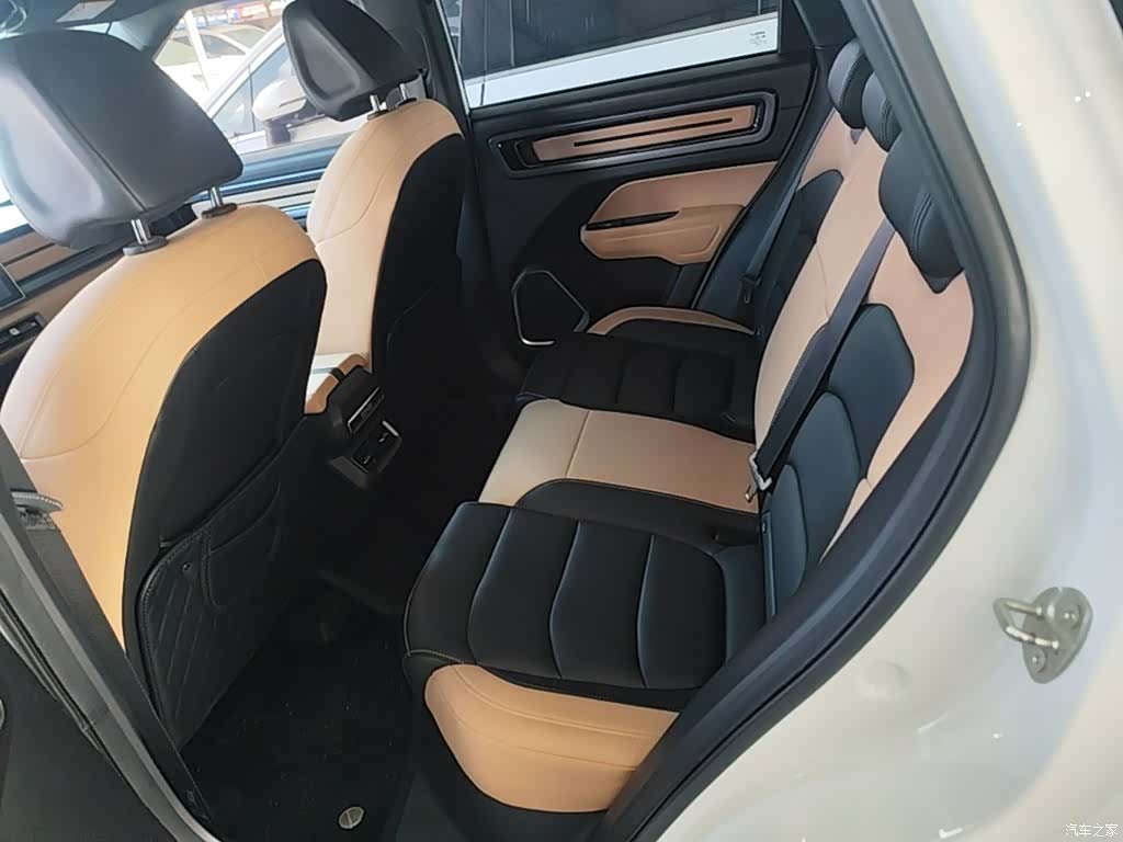 Geely Icon, 2022 17