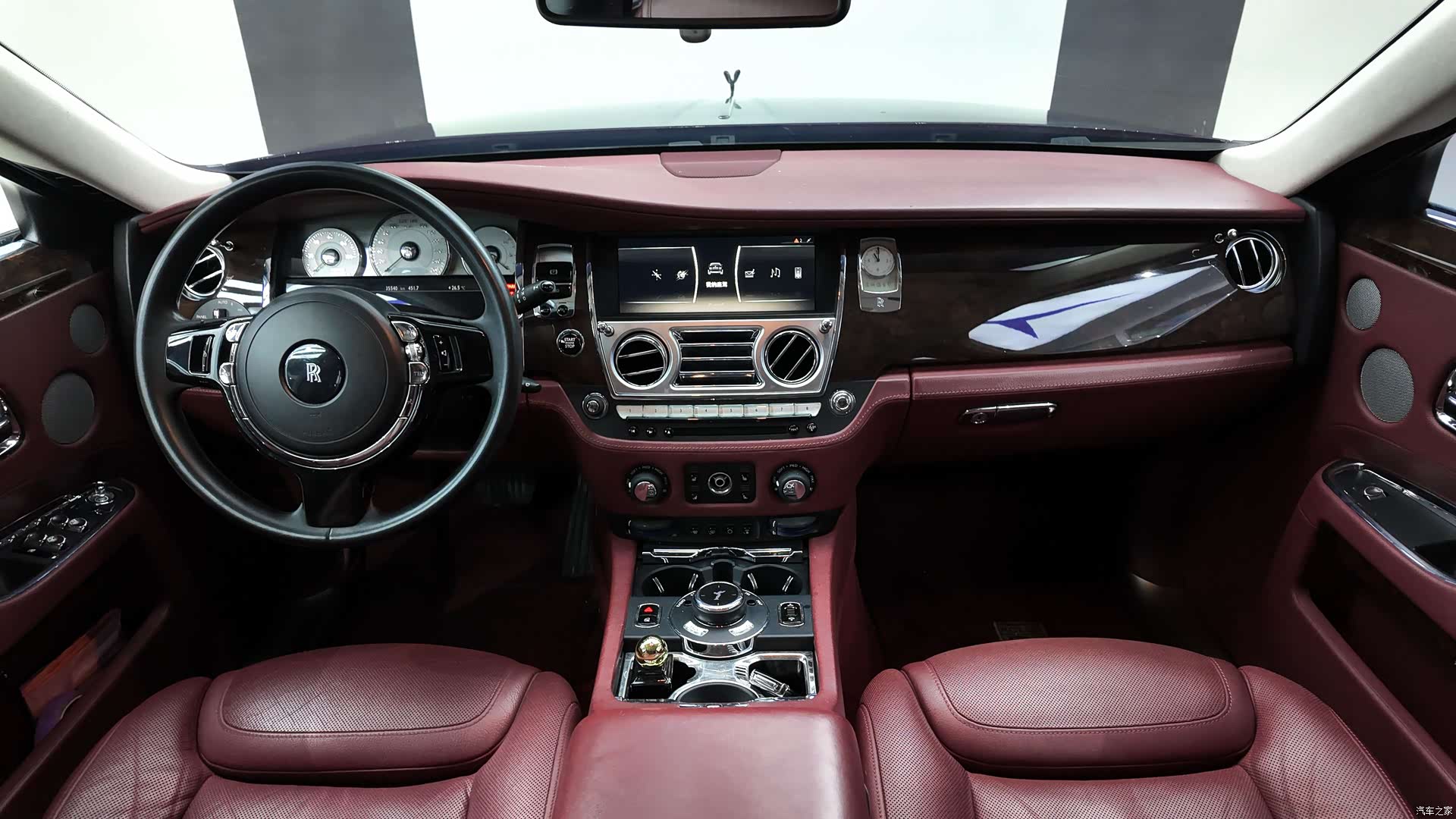 Rolls-Royce Ghost, 2016 4