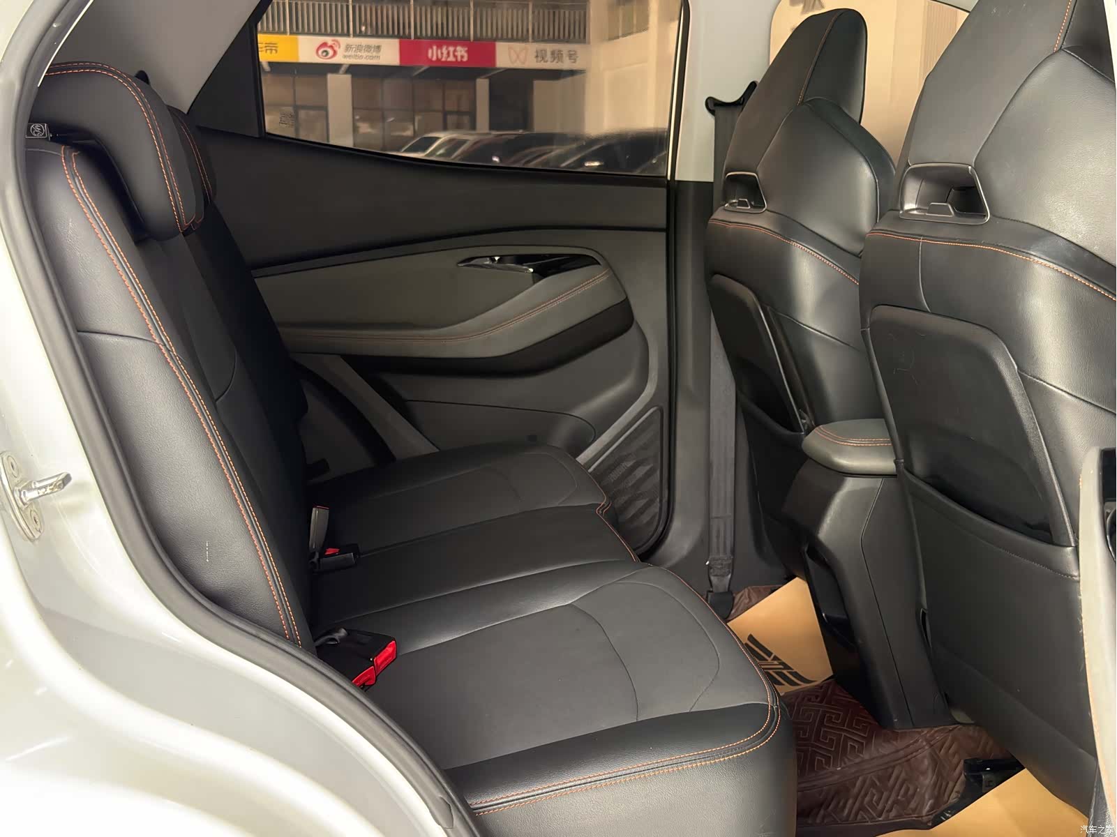 Wuling RS-3, 2020 11