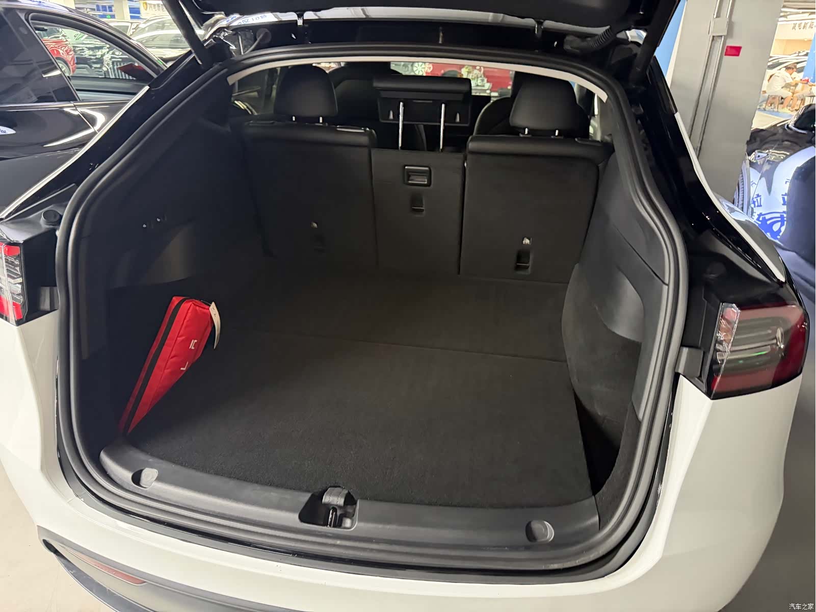 Tesla Model Y, 2023 11