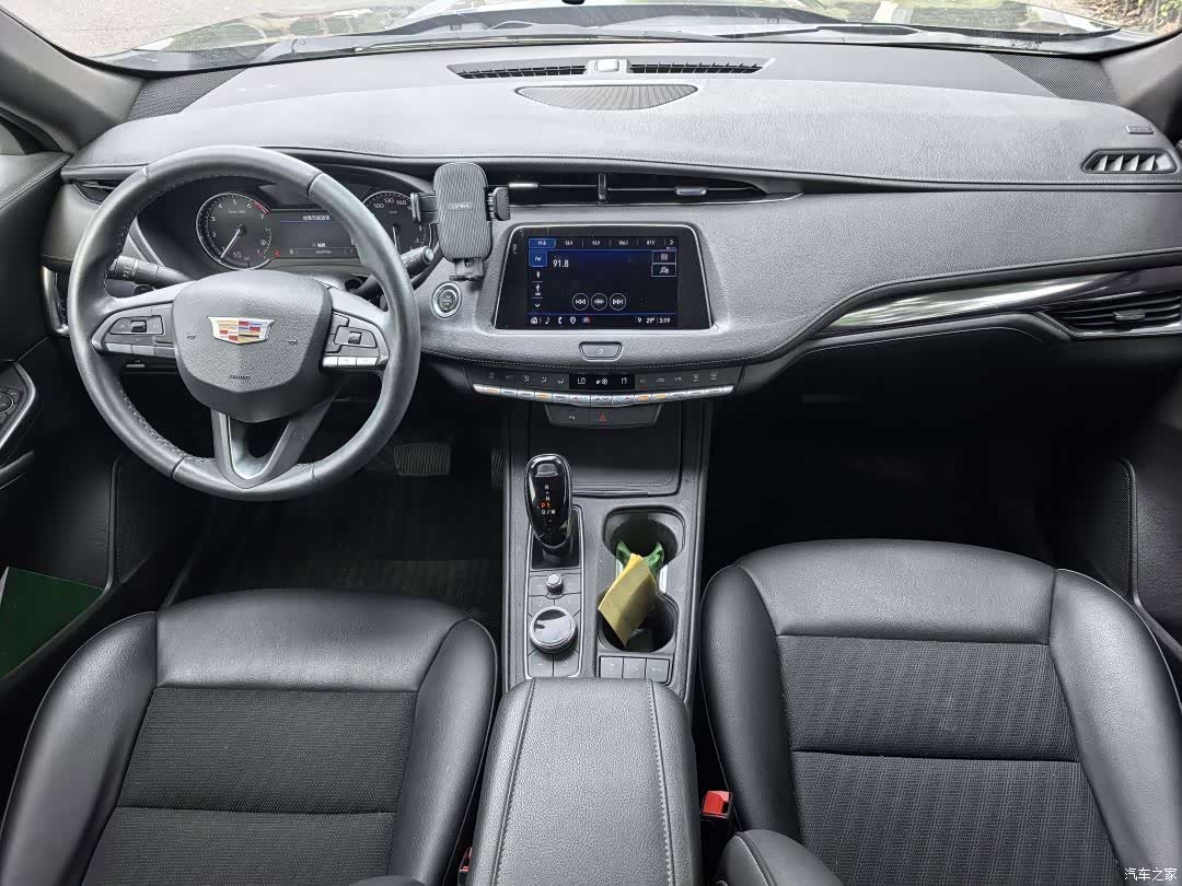 Cadillac XT4, 2022 все фото