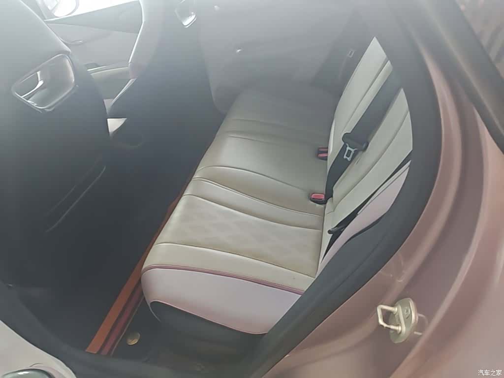 BYD Dolphin, 2023 17