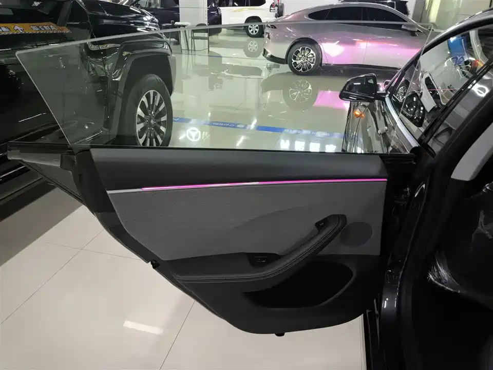 Tesla Model 3 Tesla Model 3