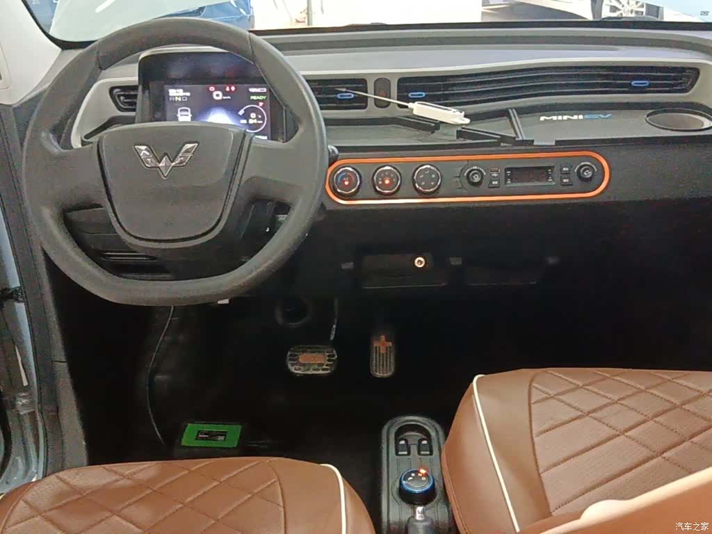 Wuling MINIEV, 2020 10