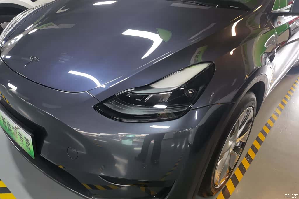 Tesla Model Y, 2022 все фото