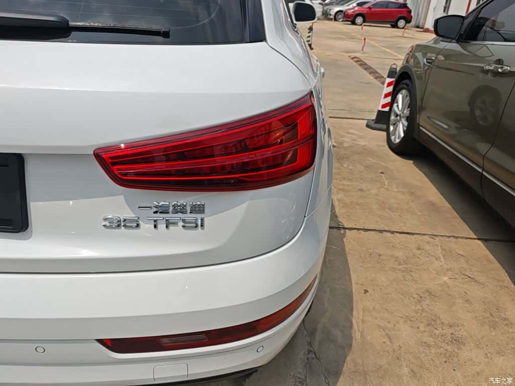 Audi Q3, 2019 8