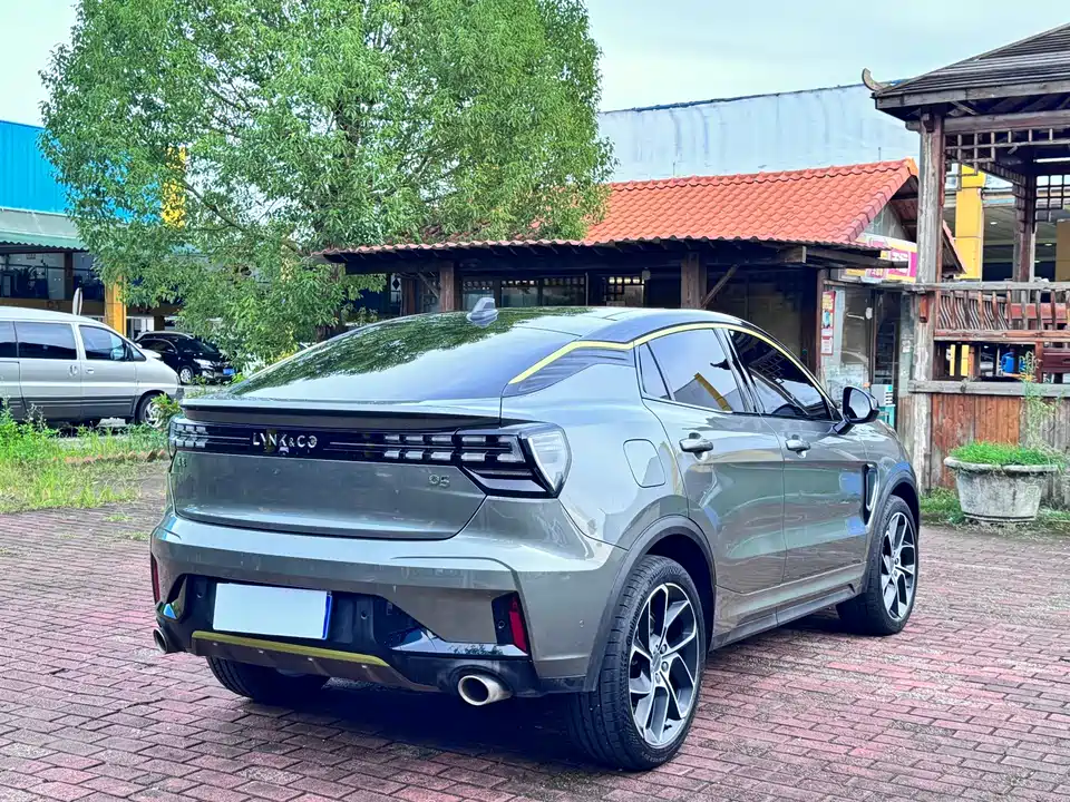 Lynk & Co 05