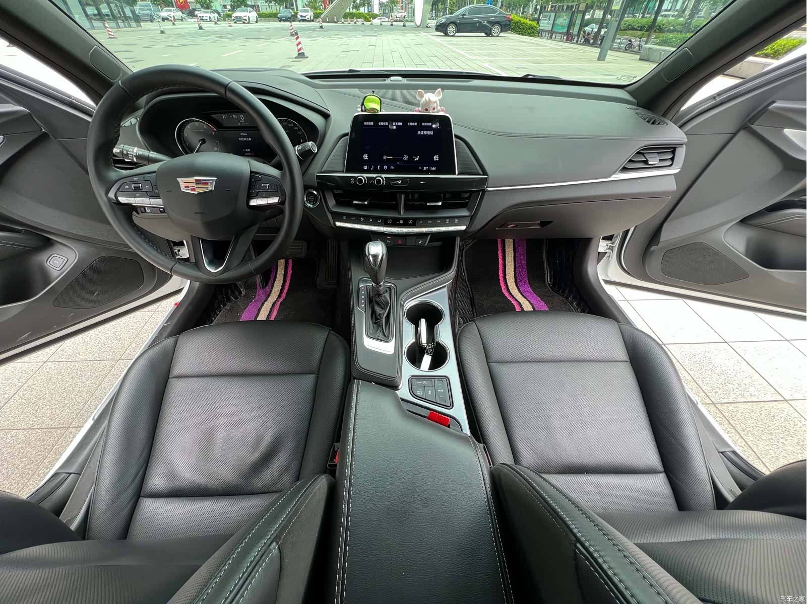 Cadillac CT4, 2023 14