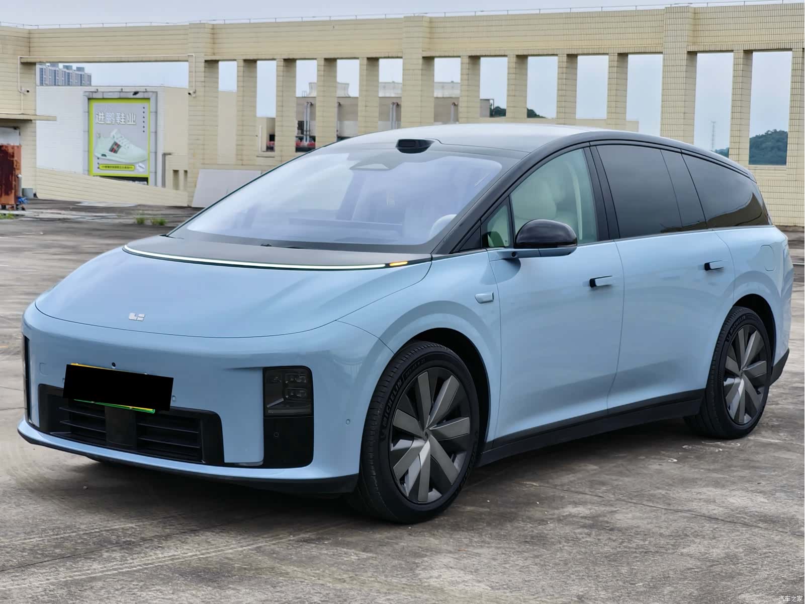 Li Auto i8, 2025 1