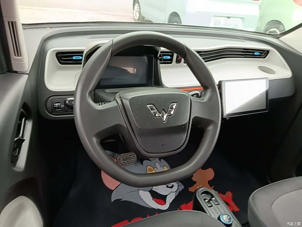 Wuling MINIEV, 2020 11