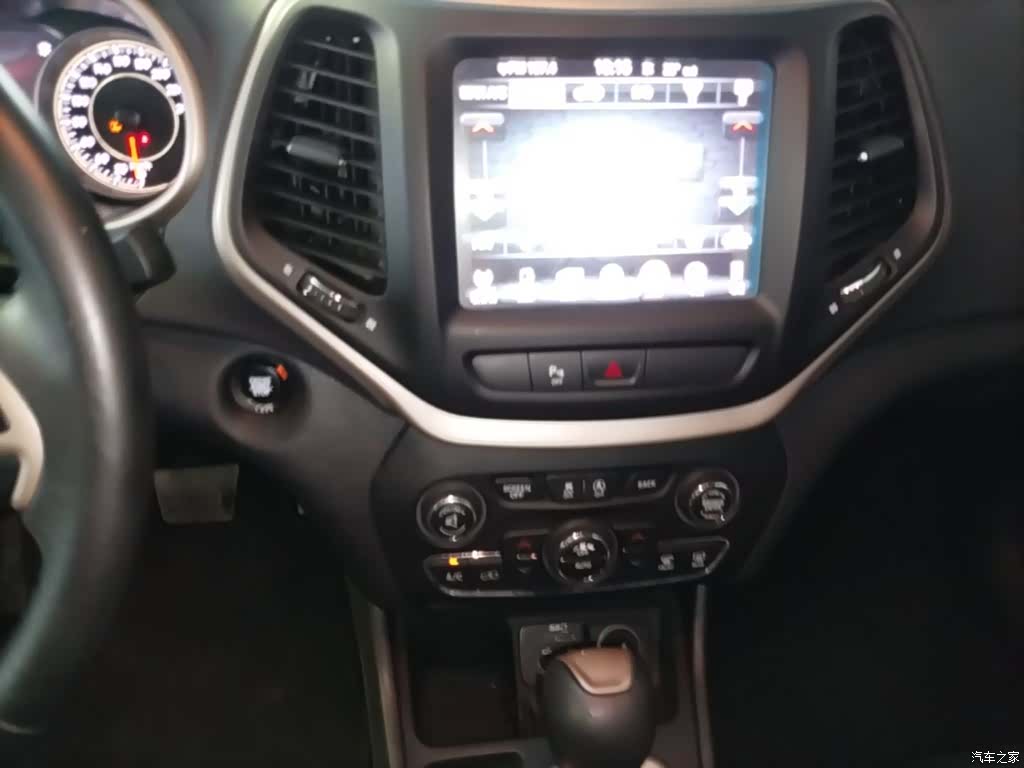 Jeep Cherokee, 2018 13