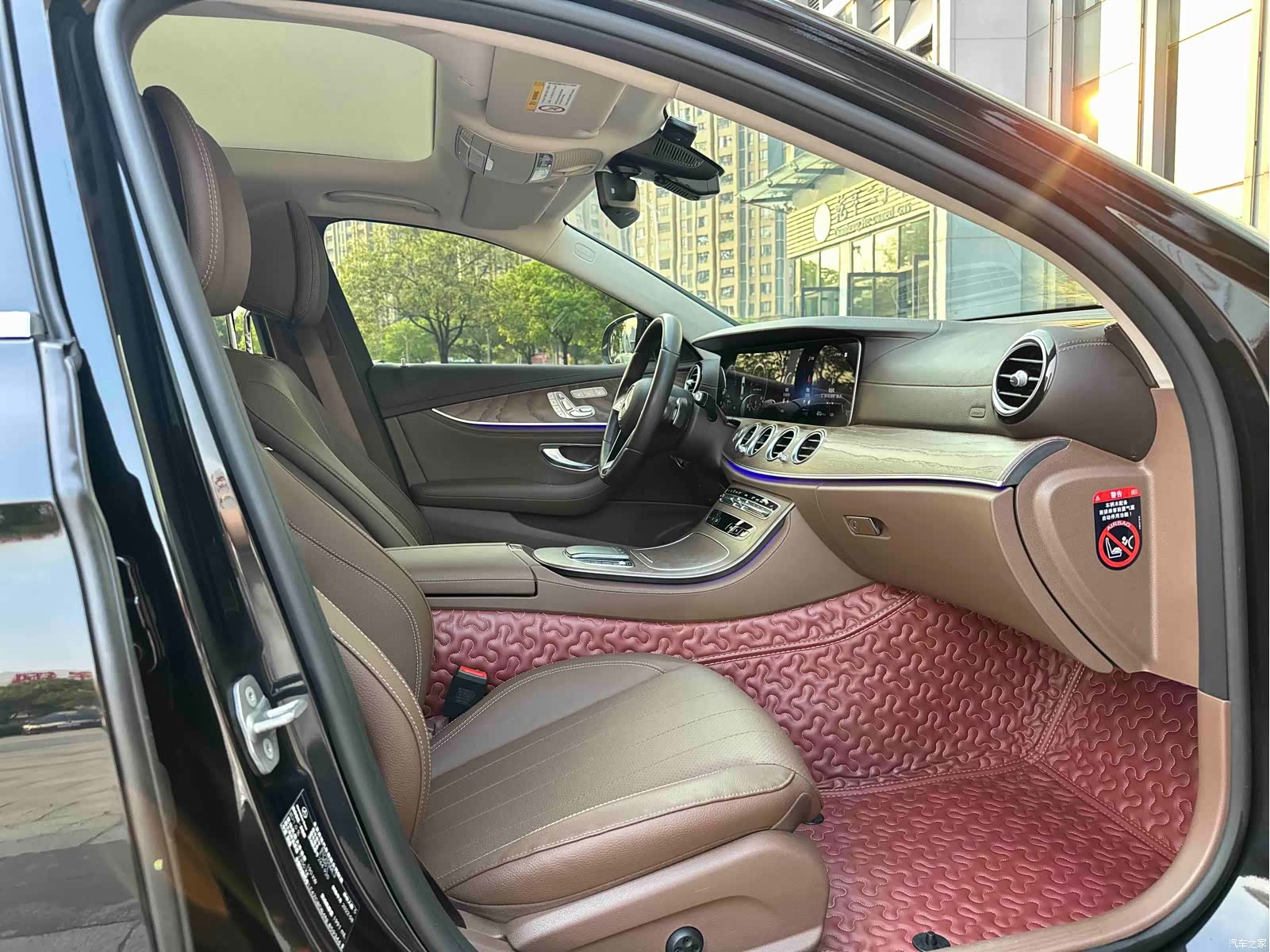 Mercedes-Benz E-Class, 2022 20