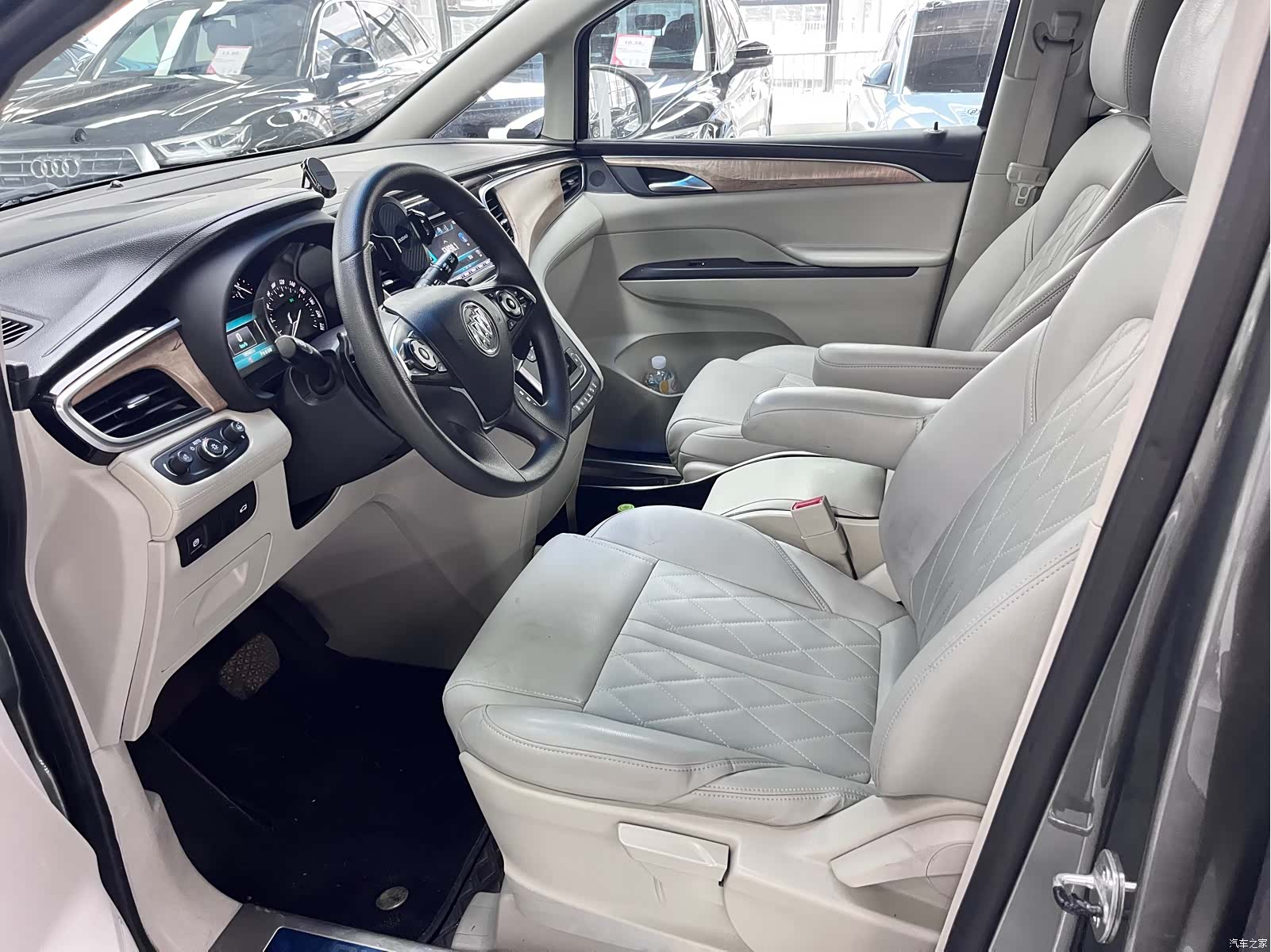 Buick GL8, 2019 4