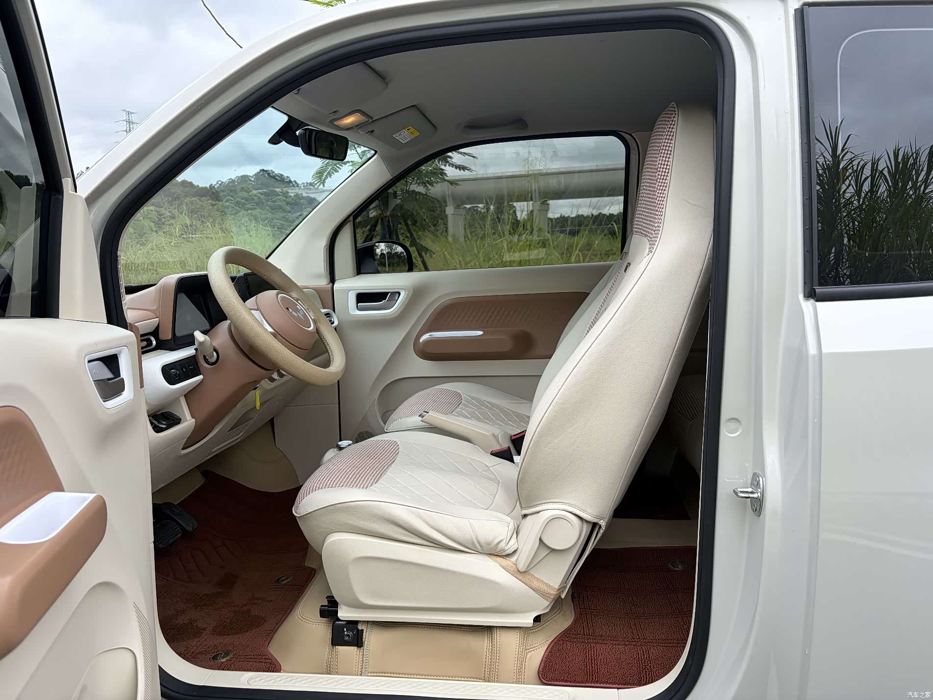 Wuling MINIEV, 2025 4