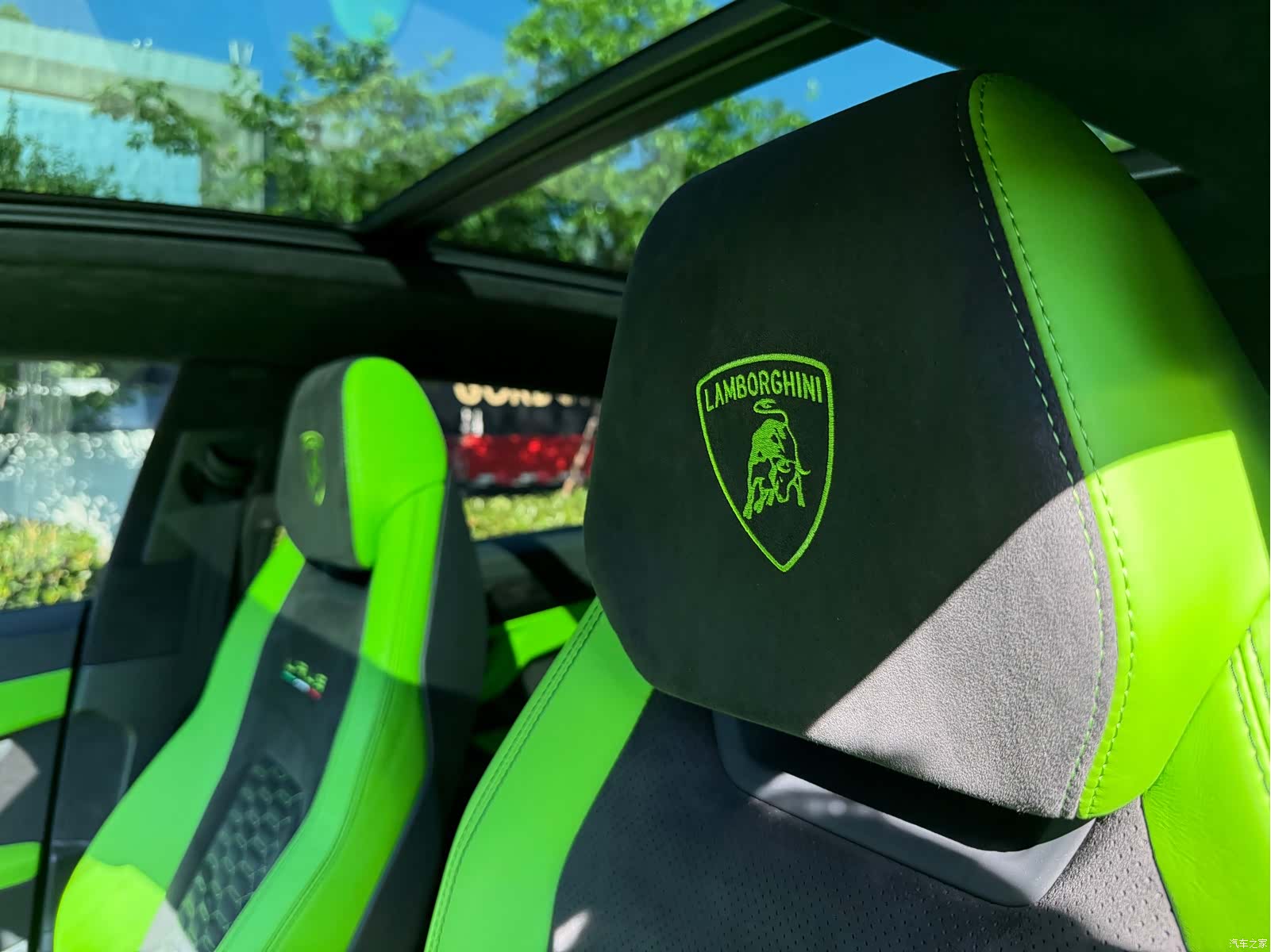 Lamborghini Urus, 2023 15