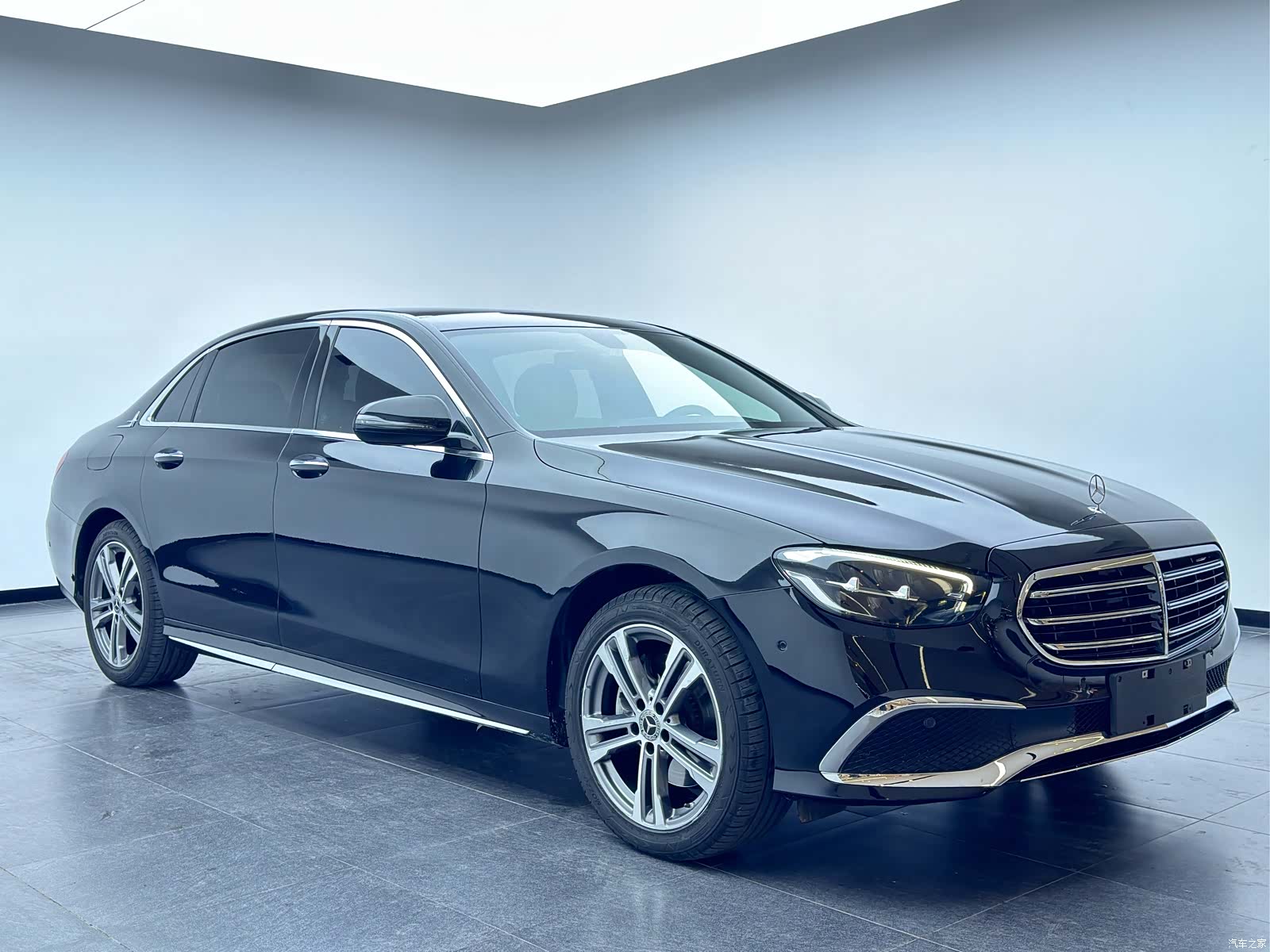 Mercedes-Benz E-Class, 2021 3