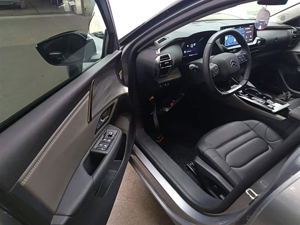 Citroen Versailles C5 X