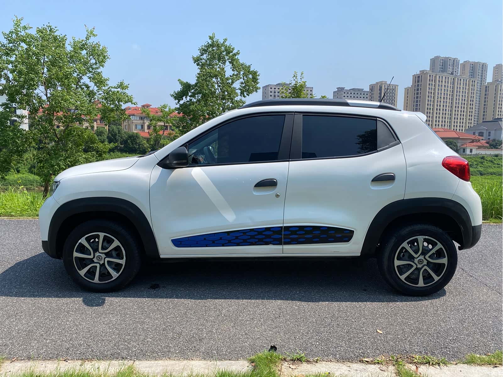 DongFeng E1, 2022 4