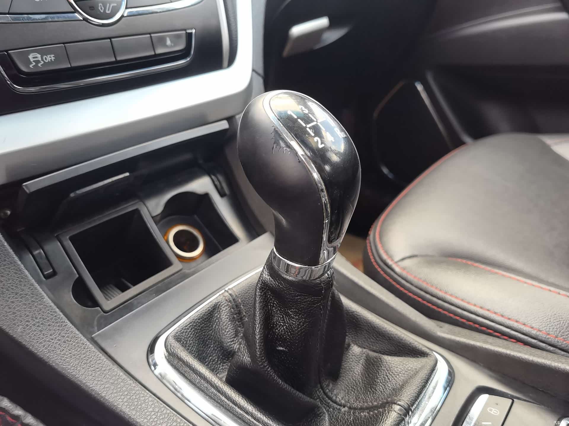 Geely Emgrand, 2015 15