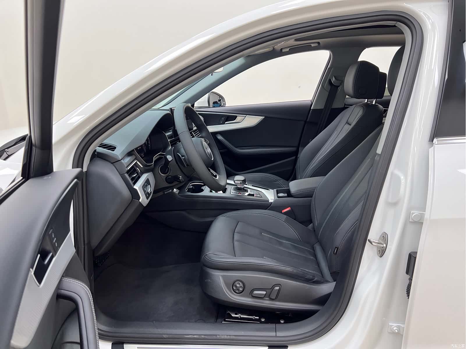 Audi A4L, 2020 4