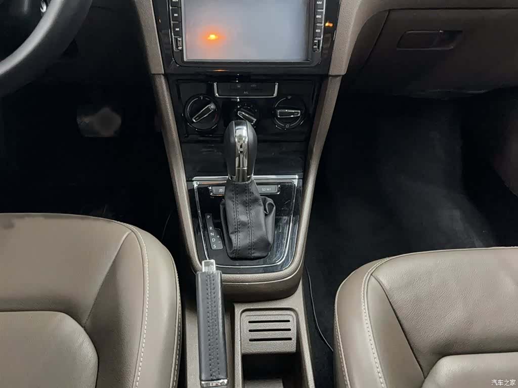 Volkswagen Bora, 2014 7