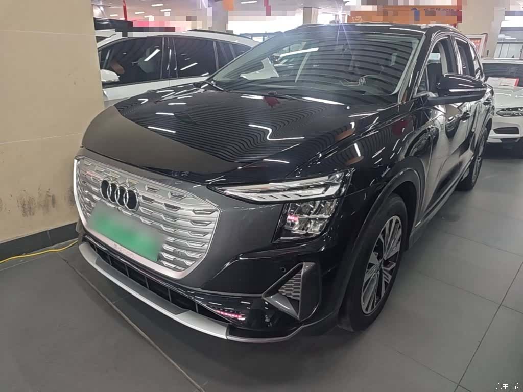Audi Q5 e-tron, 2023 1