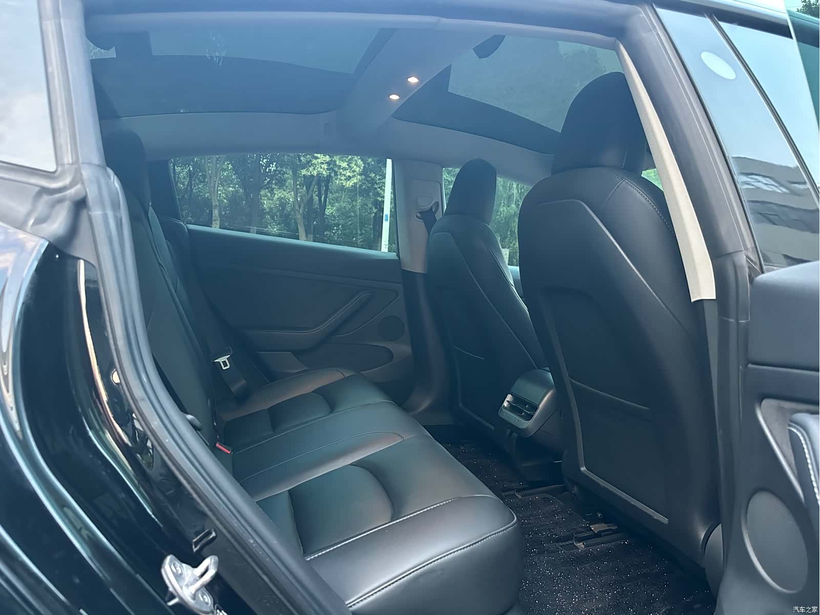 Tesla Model 3, 2022 12