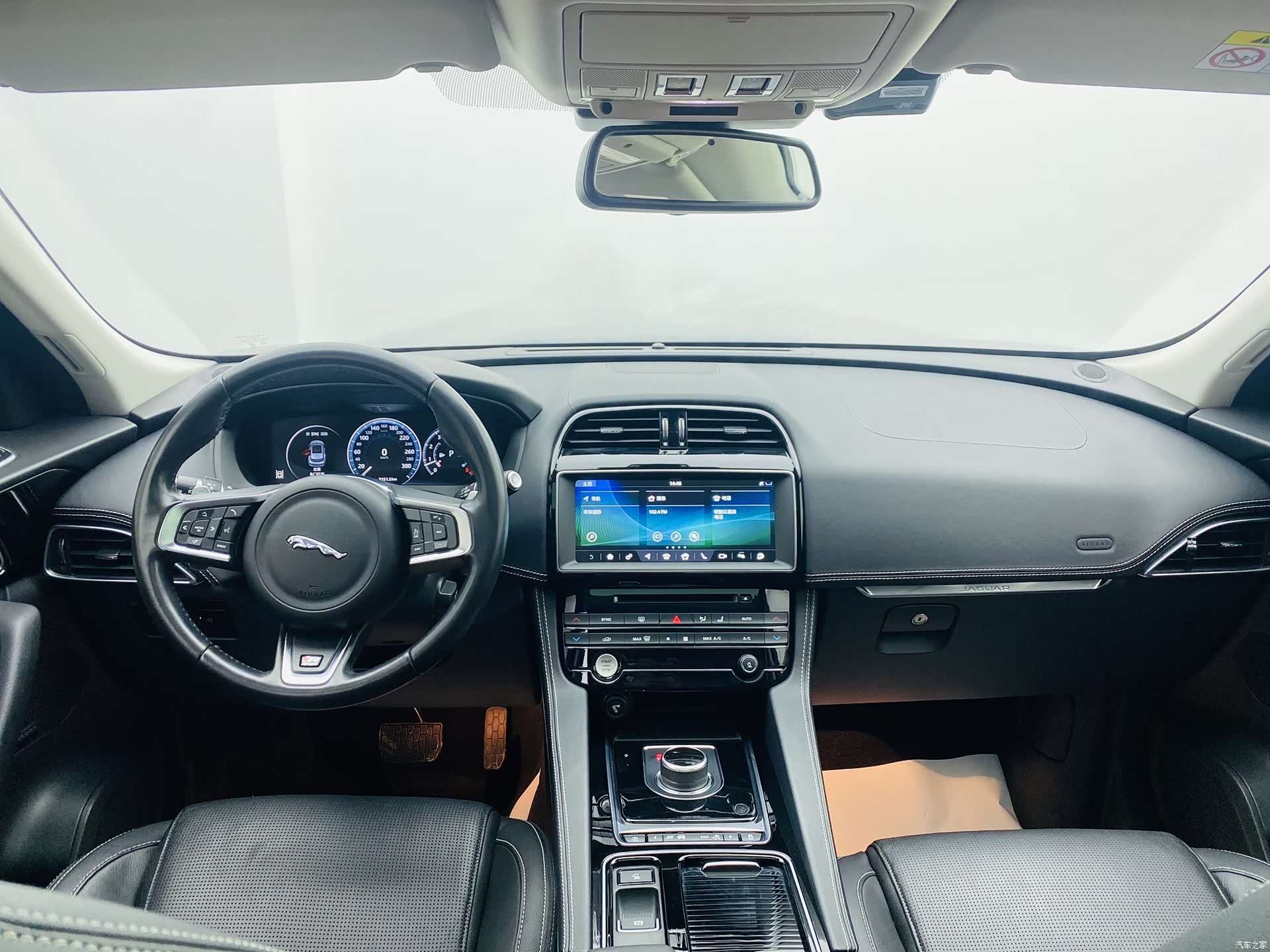 Jaguar F-PACE, 2018 8