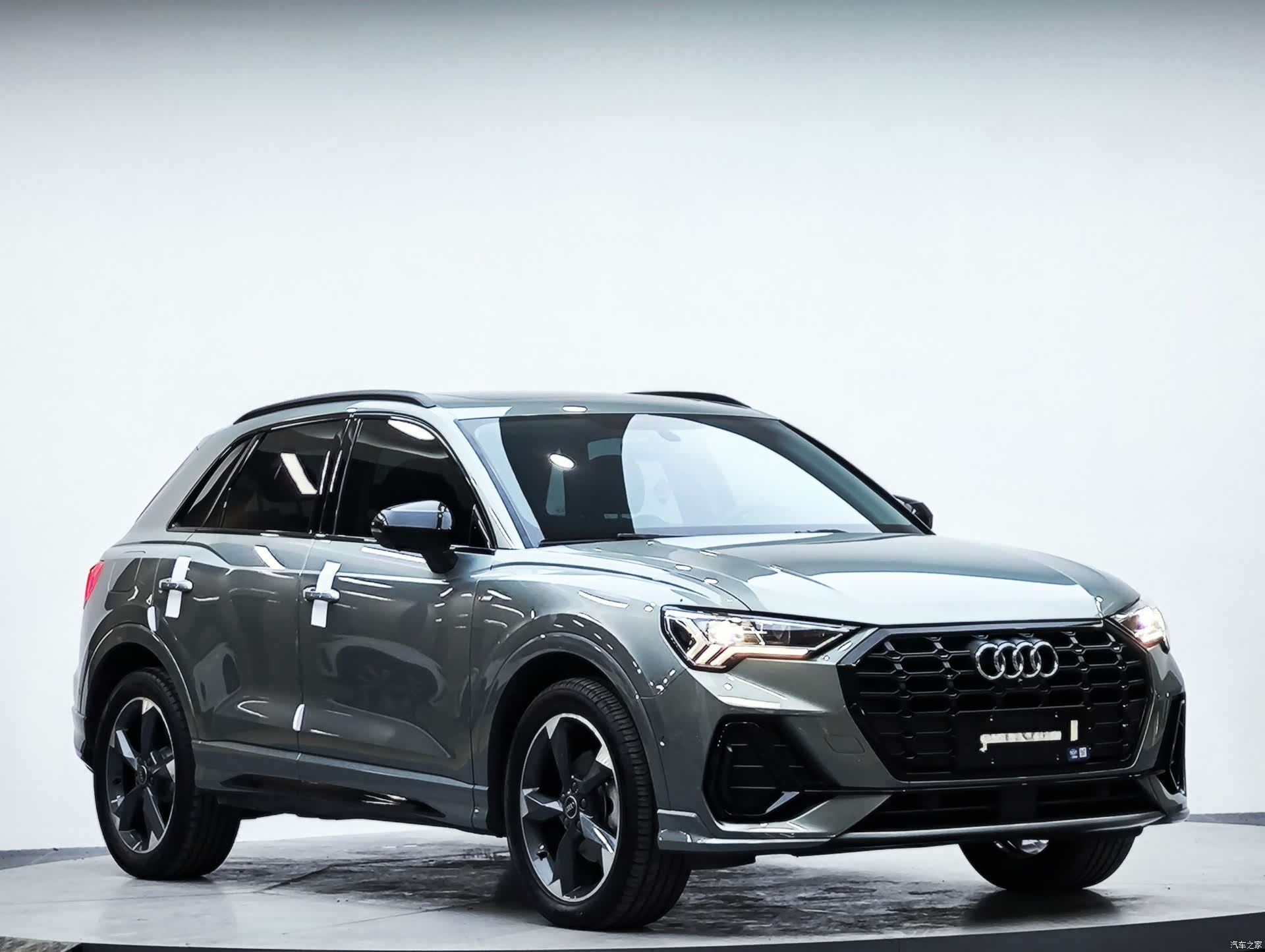 Audi Q3, 2022 3