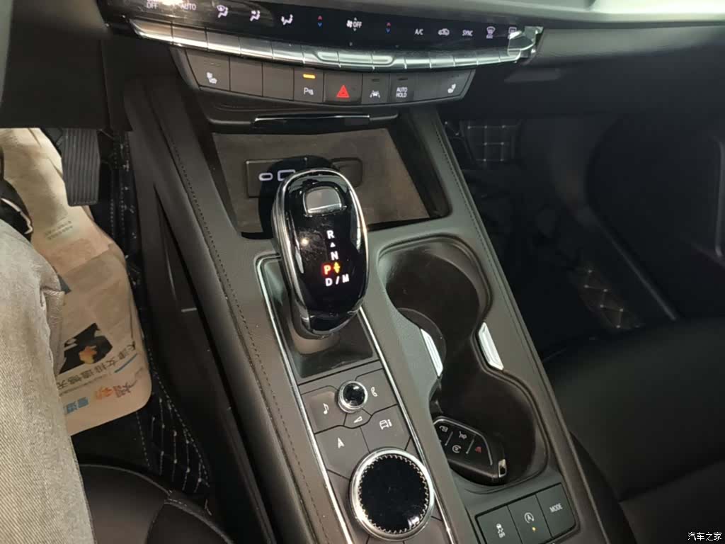 Cadillac XT4, 2023 14